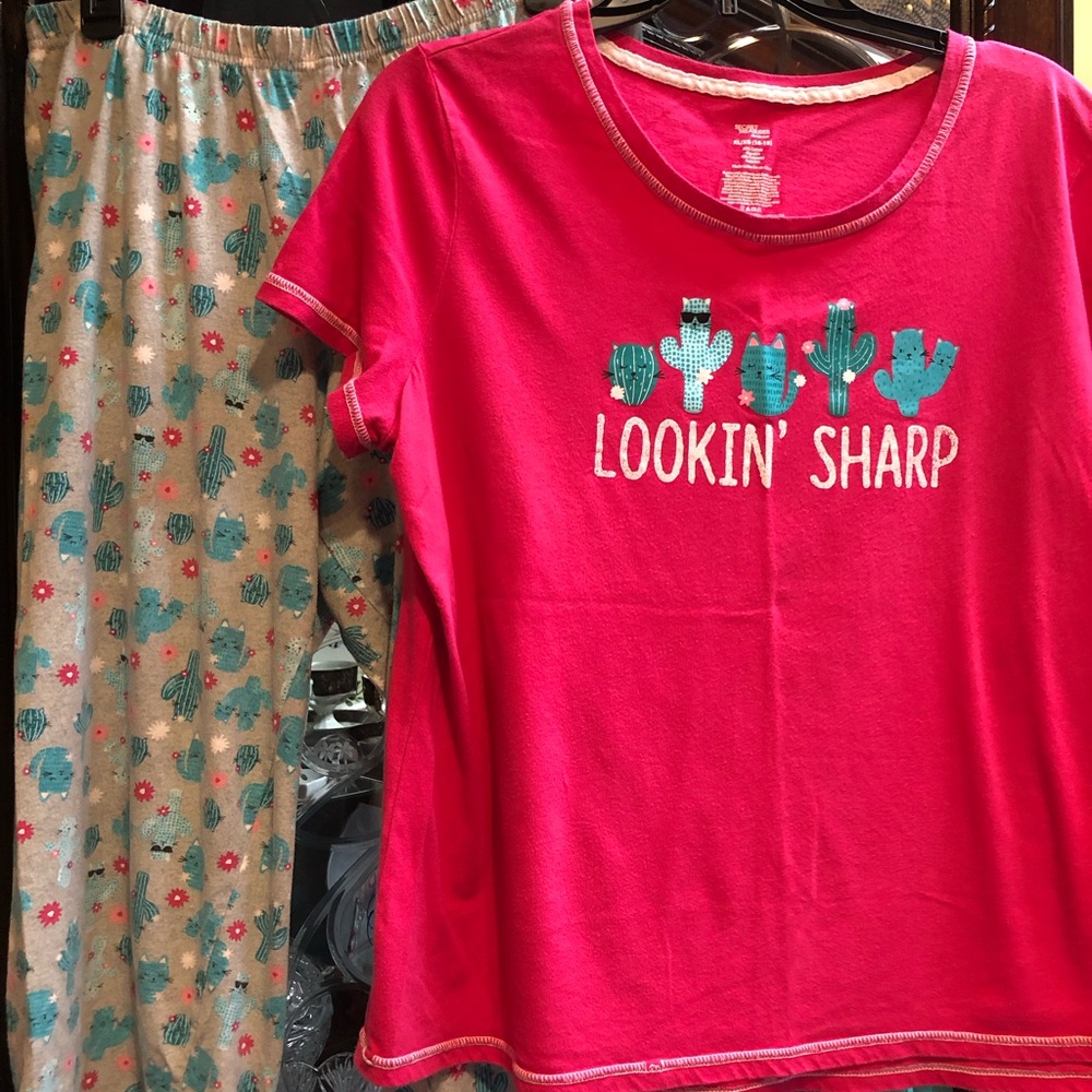 Secret Treasures Hot Pink Tee with Turquoise Cactus Graphic Pajama Set 🌵